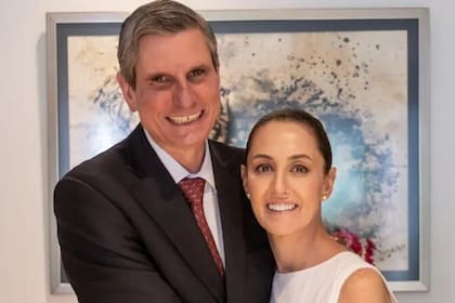 La presidenta electa de México, Claudia Sheinbaum, y su marido, Jesús María Tarriba. (X)