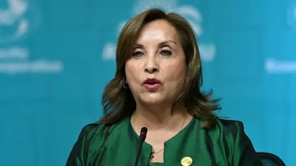 La presidenta también es investigada por presuntamente ser cómplice en la muerte de decenas de personas que protestaron por su ascenso al poder en 2022