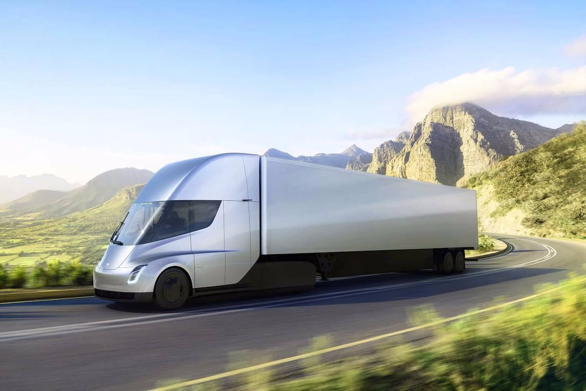 La preventa de los camiones Semi de Tesla se cerró y podrían haber dos explicaciones.