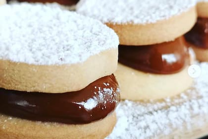 Los alfajores de maicena son un éxito en la pastelería.