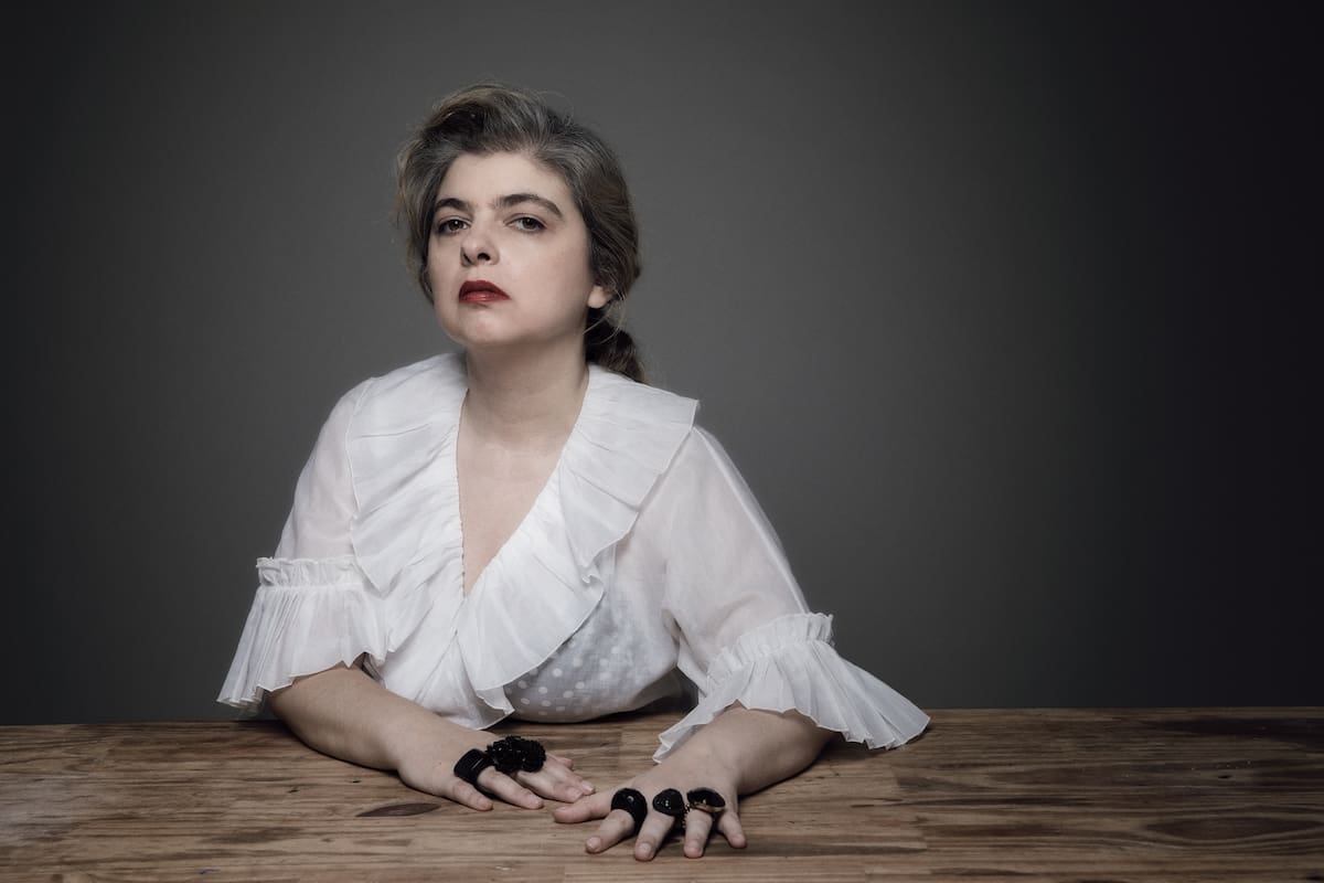 La primera argentina en ganar el Premio Herralde destaca el momento de ruptura de las mujeres en las Letras, pero propone salir “de la cueva” y romper en serio con los prejuicios: “Me irrita que se piense la literatura de mujeres como una literatura de lo íntimo”