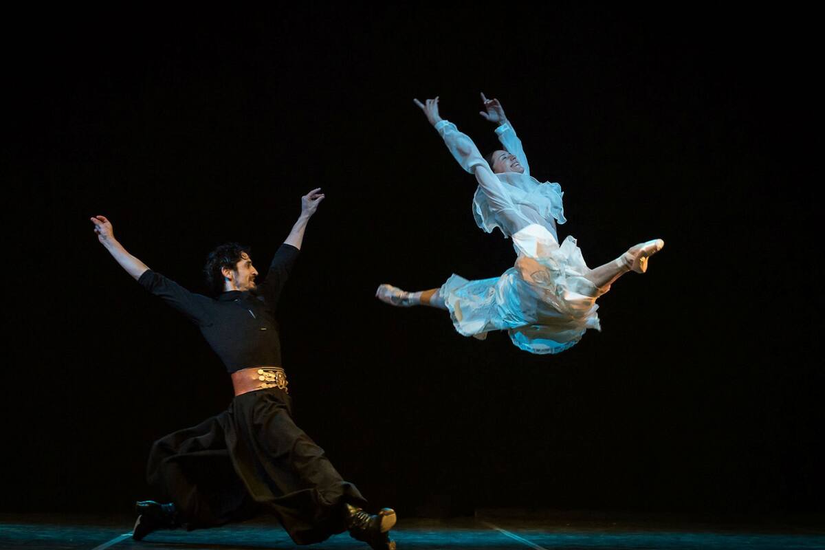 La primera bailarina del Royal Ballet de Londres se presentó, por quinto año consecutivo, en el partido de San Martín que la vio nacer; clásico, flamenco y folclórico, los tres pasajes de una noche singular
