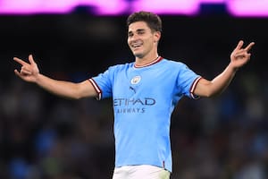 La primera celebración de Julián Álvarez en el Etihad Stadium, del Manchester City. Ayer anotó un doblete ante Nottingham Forest
