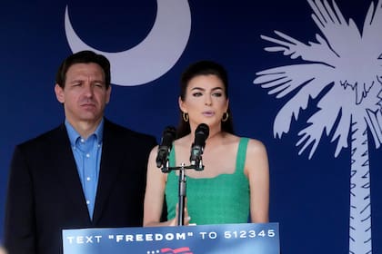 La primera dama de Florida es conocida por el 86% de los votantes republicanos, frente al 65% que identifica a Donalds