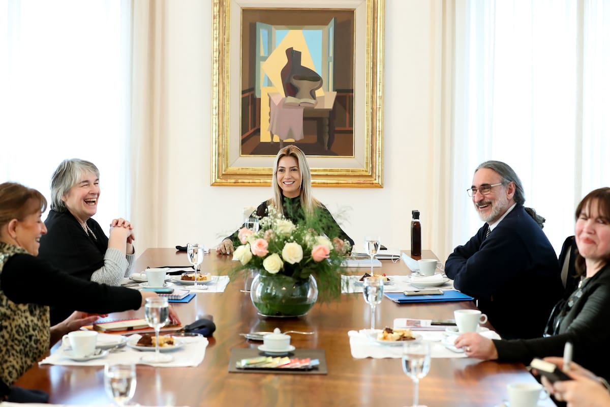 La primera dama, Fabiola Yáñez, se reunió con el ministro Basterra y la presidenta del Inta