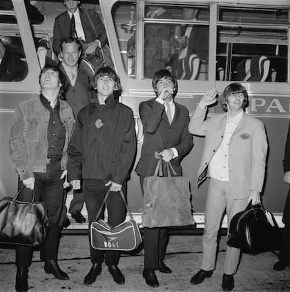 La primera decisión drástica de Epstein, fue reemplazar a Pete Best por Ringo Starr