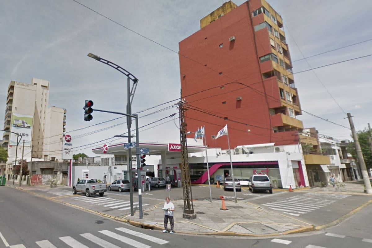 La primera estación de servicio atacada a balazos fue la Axion de San Martín y Saavedra, en la zona sur de Rosario