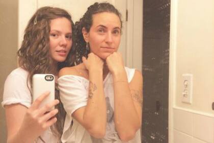 La primera foto que Joy Huerta, integrante del dúo mexicano Jesse y Joy, comparte con su esposa Diana Atrim