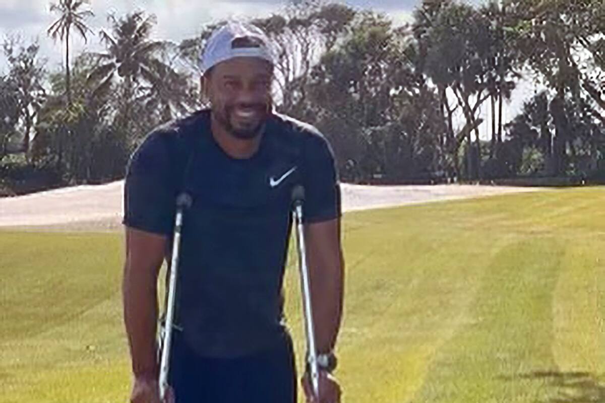 La primera imagen de Tiger Woods luego del accidente vial del 24 de febrero.