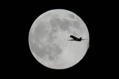 La primera lluvia de meteoros y Superluna del año coincidirán en enero