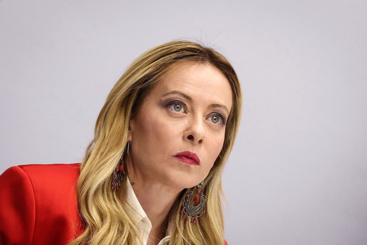 La primera ministra de Italia, Giorgia Meloni, en una cumbre internacional sobre los esfuerzos para reabrir el estrecho de Ormuz en el Palacio del Elíseo, en París