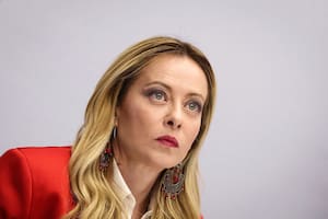 La primera ministra de Italia, Giorgia Meloni, en una cumbre internacional sobre los esfuerzos para reabrir el estrecho de Ormuz en el Palacio del Elíseo, en París