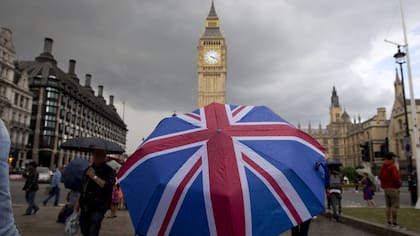 Lejos de ser un mito, la puntualidad inglesa se enseñará a fuerza de billetera