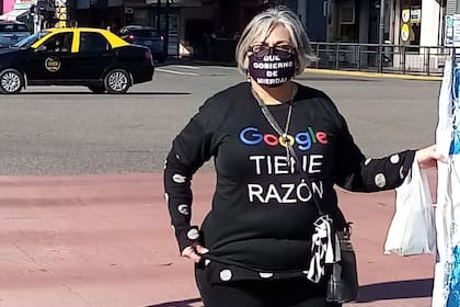 "Google tiene razón" fue la frase elegida por varios manifestantes para opinar sobre la vicepresidenta Cristina Kirchner