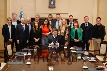 La primera reunión de Gabinete con sus nuevos integrantes