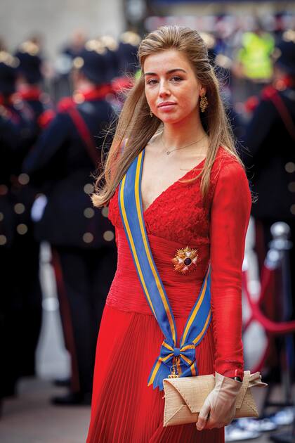 La princesa Alexia, en el Prinsjesdag (Día del Príncipe, en La Haya, uno de los festejos más destacados del calendario neerlandés), en septiembre de 2024, con un vestido con escote en “V” de Natan de su madre