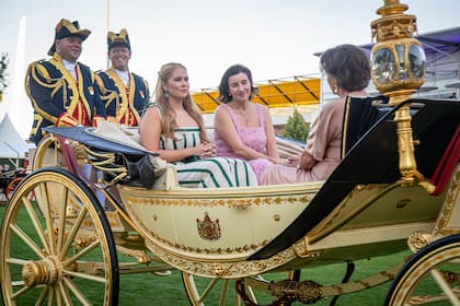 La princesa Amalia llegó a la ceremonia inaugural en el carruaje Cream Calèche de 1898 (Foto: Instagram @koninklijkhuis)