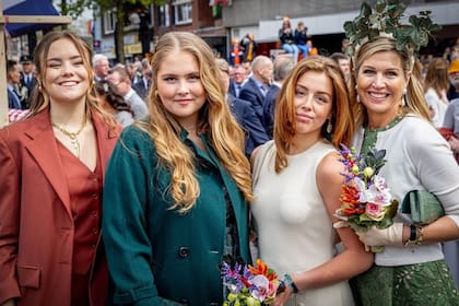 La princesa Ariane estudia en Gales, la princesa Amalia en La Haya, Países Bajos y la princesa Alexia está próxima a mudarse a Londres para iniciar su carrera universitaria (Foto: Instagram @patrickvkatwijk)