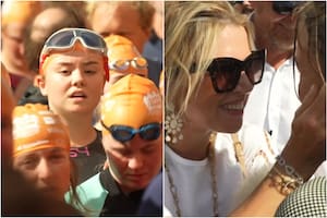 La princesa Ariane nadó en los canales de Ámsterdam por un fin benéfico y Máxima y Guillermo la recibieron
