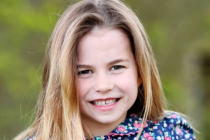 La princesa Charlotte usó un vestido de la temporada pasada que cuesta doce euros