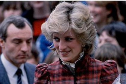 La princesa Diana fue señalada como la primera infiel en su matrimonio