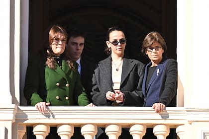 La princesa Estefanía se ubicó en uno de los balcones con sus herederos, Camille Gottlieb, Louis y Pauline Ducruet.