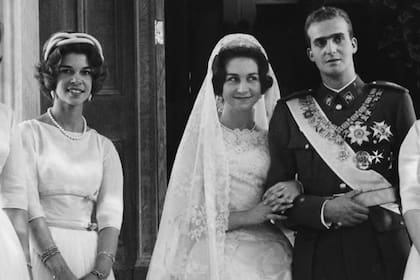 La princesa Irene fue una de las ocho damas de honor que acompañaron a Sofía en su boda con Juan Carlos de España