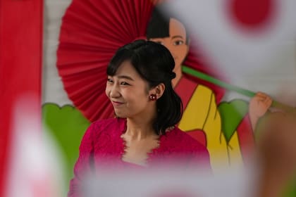 La princesa japonesa Kako visita la escuela para sordos Ludwig Van Beethoven en Lima, Perú, el lunes 6 de noviembre de 2023. La princesa japonesa está de visita oficial para conmemorar los 150 años de relaciones diplomáticas entre Japón y Perú. (AP Foto/Guadalupe Pardo)