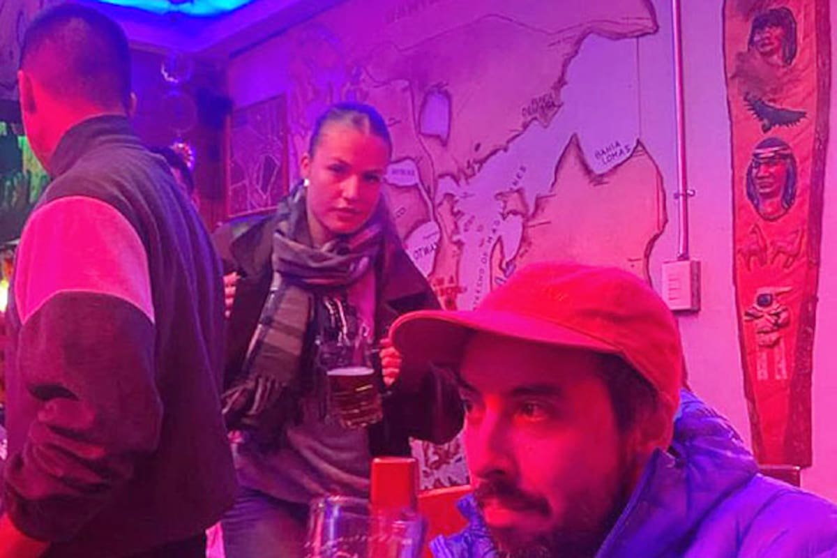 La princesa Leonor de Borbón en un pub en Chile