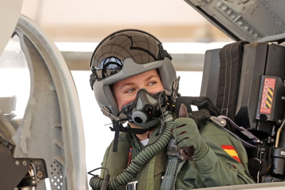 La princesa Leonor voló un avión de combate F-5 como parte de su formación militar