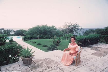 La princesa Margarita atrajo las miradas curiosas de celebridades que también construyeron su mansión en la isla: David Bowie, Mick Jagger, Brad Pitt y Kate Moss, entre otros