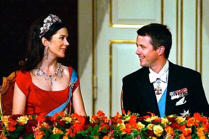 La princesa María y el príncipe Frederik durante su boda en el Teatro Real de Copenhague
