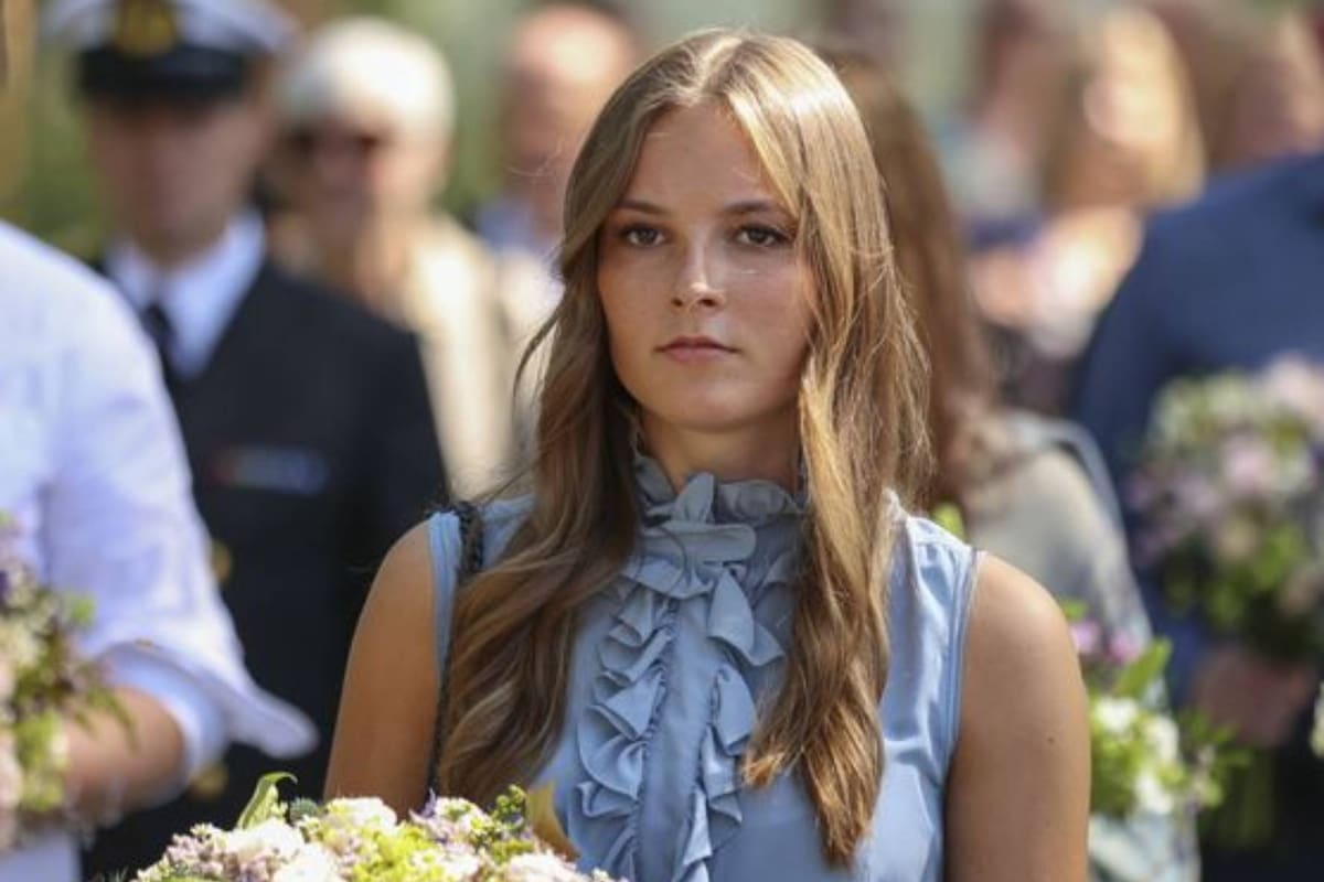 La princesa noruega Ingrid Alexandra tiene 17 años; durante el último verano europeo, decidió trabajar en un restaurante