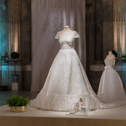 La princesa recordó con cariño al diseñador. "Su extraordinaria atención al detalle. Creó mi vestido de novia con tanto cuidado, arte y alegría; un regalo que atesoraré por siempre"