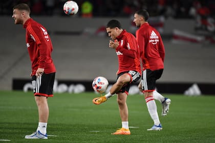 "La prioridad es River. Esperemos a ver qué pasa. En mi cabeza está seguir”, dijo Juanfer