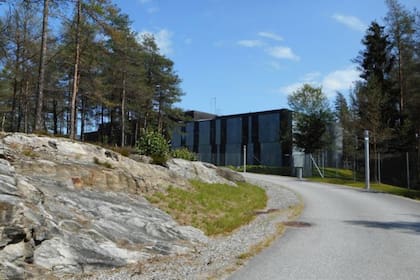 La prisión de máxima seguridad de Halden se encuentra a unos 160 kilómetros al sur de Oslo y está enclavada en medio de una zona boscosa