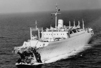 La proa del Stockholm quedó destrozada después de incrustarse en el costado de estribor del Andrea Doria