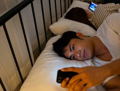 La ‘procrastinación del sueño’ es un hábito extendido en la era digital. Foto:iStock