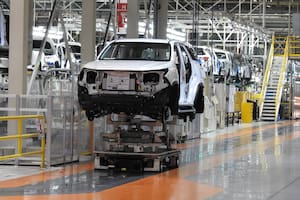 La producción automotriz cayó 21% en abril