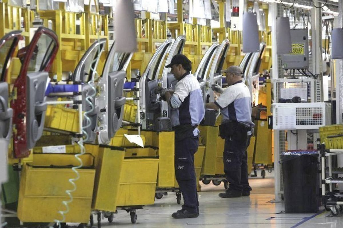 La producción automotriz cayó 26,7% en el primer semestre frente a 2023