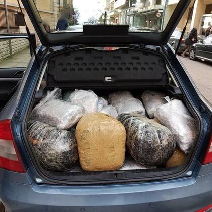 La producción y el contrabando de cannabis a Grecia es muy atractiva para los jóvenes albaneses.