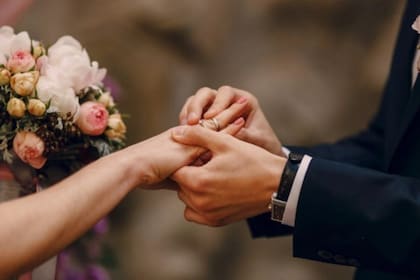 La profesional sugiere que en los casos en los que sigue habiendo un mínimo de esperanza es útil proponerse recuperar la intimidad, los espacios privados y repartirse las pautas para momentos de encuentros de disfrute y placer