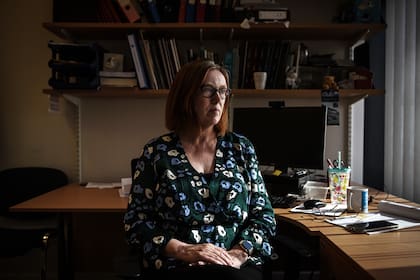 La profesora Sarah Gilbert, una vacunóloga del instituto, también ha trabajado en el desarrollo de una vacuna contra el MERS, un coronavirus anterior