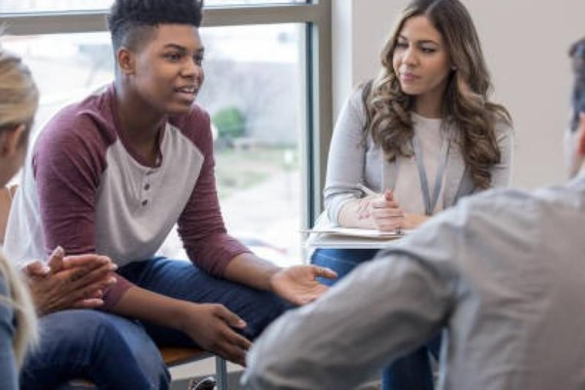 La profesora señala que no todas las preguntas demuestran un interés sobre el resto