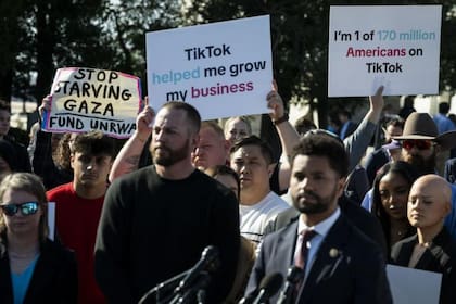 La prohibición de la red social no entrará en vigor apenas el presidente Biden firme la legislación