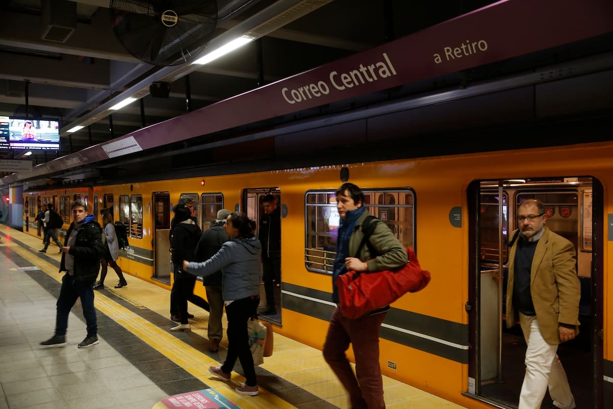 La prolongación de la línea E beneficia a los 90.000 pasajeros que viajan a diario en el ramal