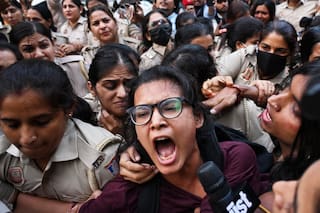 Miles de manifestantes abarrotan Nueva Delhi para exigir la renuncia del jefe electoral de India