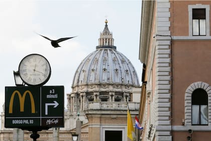 La propaganda de un McDonalds, en la Via della Conciliazione, en Roma