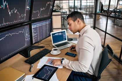 La propia virtud de las criptomonedas de estar limitada su emisión si bien puede evitar los ingresos por señoreaje e impuesto inflacionario pero genera una elevada volatilidad