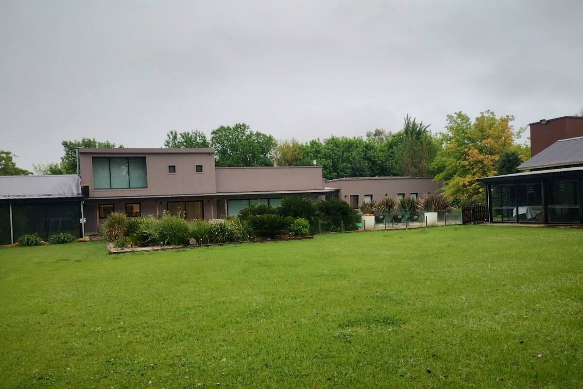 La propiedad de Insaurralde, allanada por la Justicia, mientras se buscan pruebas de movimientos de dinero fuera del país